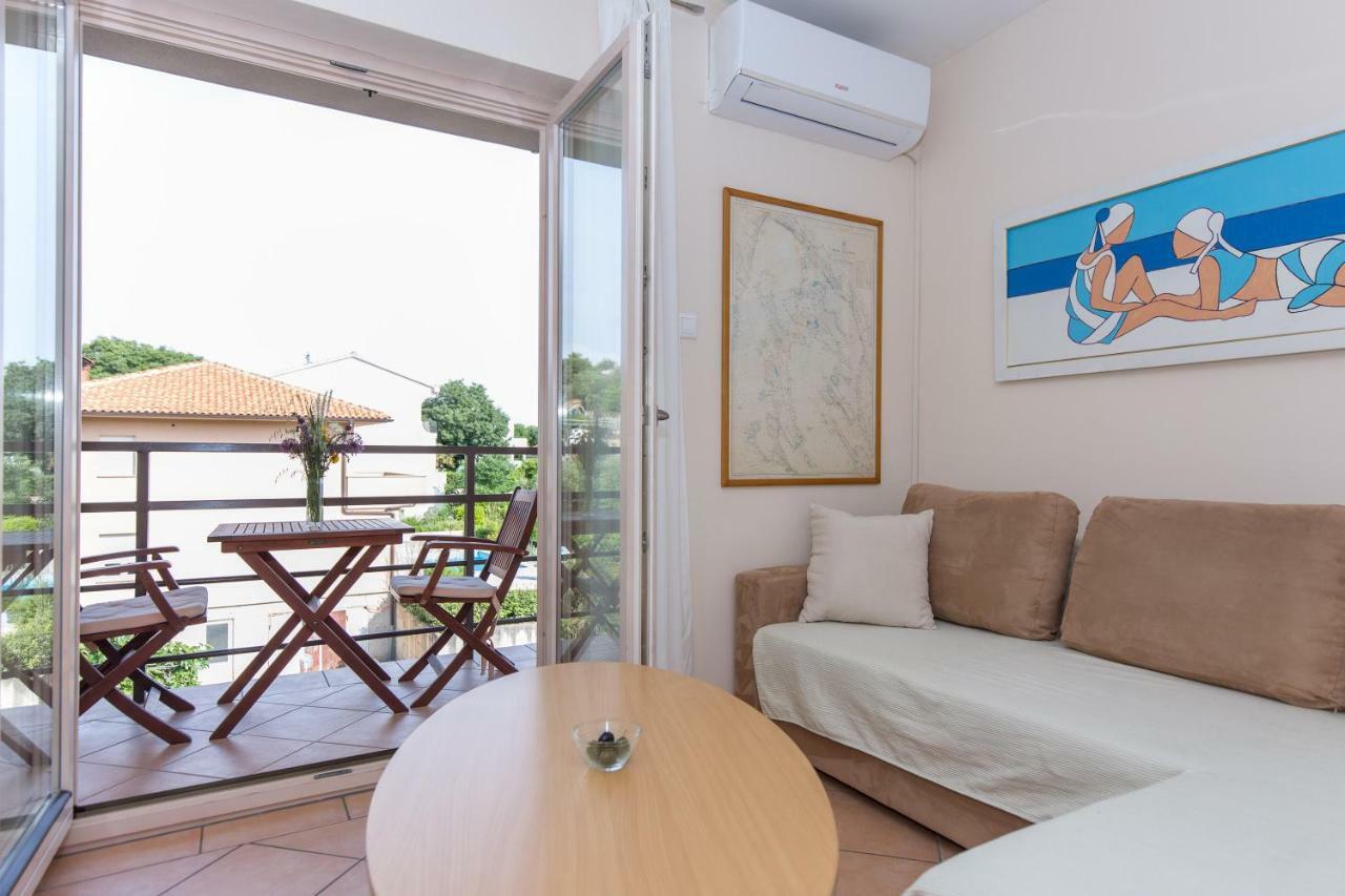 Apartments Marta 克尔克 外观 照片