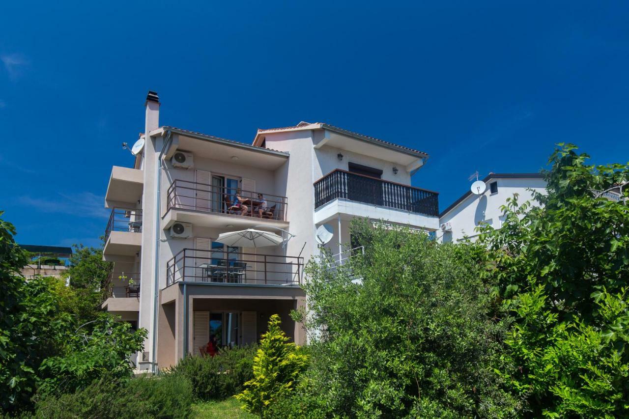 Apartments Marta 克尔克 外观 照片